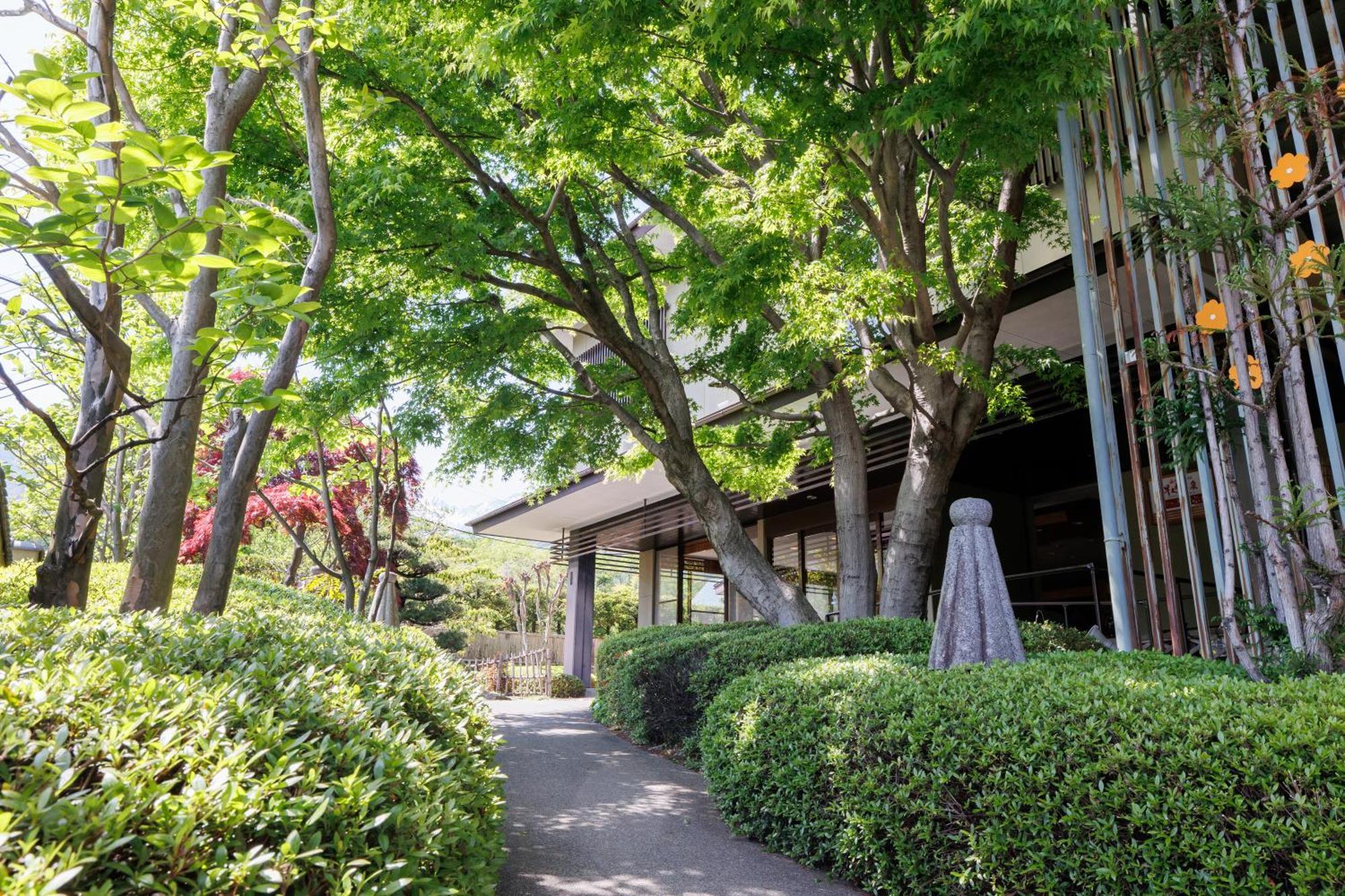 Hotel Yamabuki Комагане Екстериор снимка